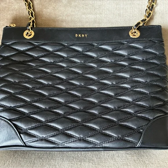 DKNY Leather Tote, Quilted Puff Diamond Pattern, Gold Hardware 🖤💛 - Picture 10 of 11